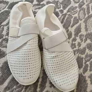 Chic White Knit Slip-On Sneakers